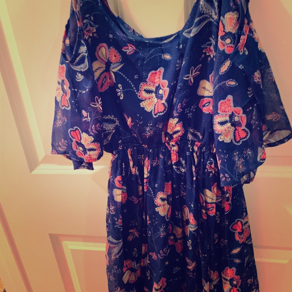 Off shoulder Hollister beautiful dress
